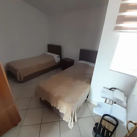 Aleksi&eli Lejlighed Shkodër